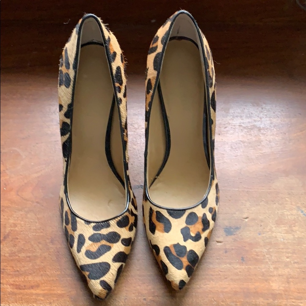 Nine West leopard printed calf hair pumps 8